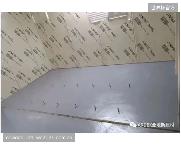 勒芒维修区的终极考验：道达尔联合研发的聚氨酯砂浆如何抵御连续24小时高频重载和化学品侵蚀